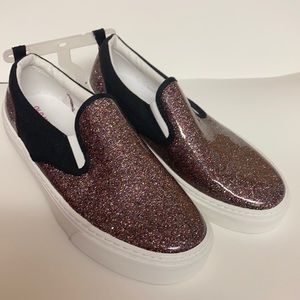 - Old Navy New w/o Tags Girls Slip On Sneakers